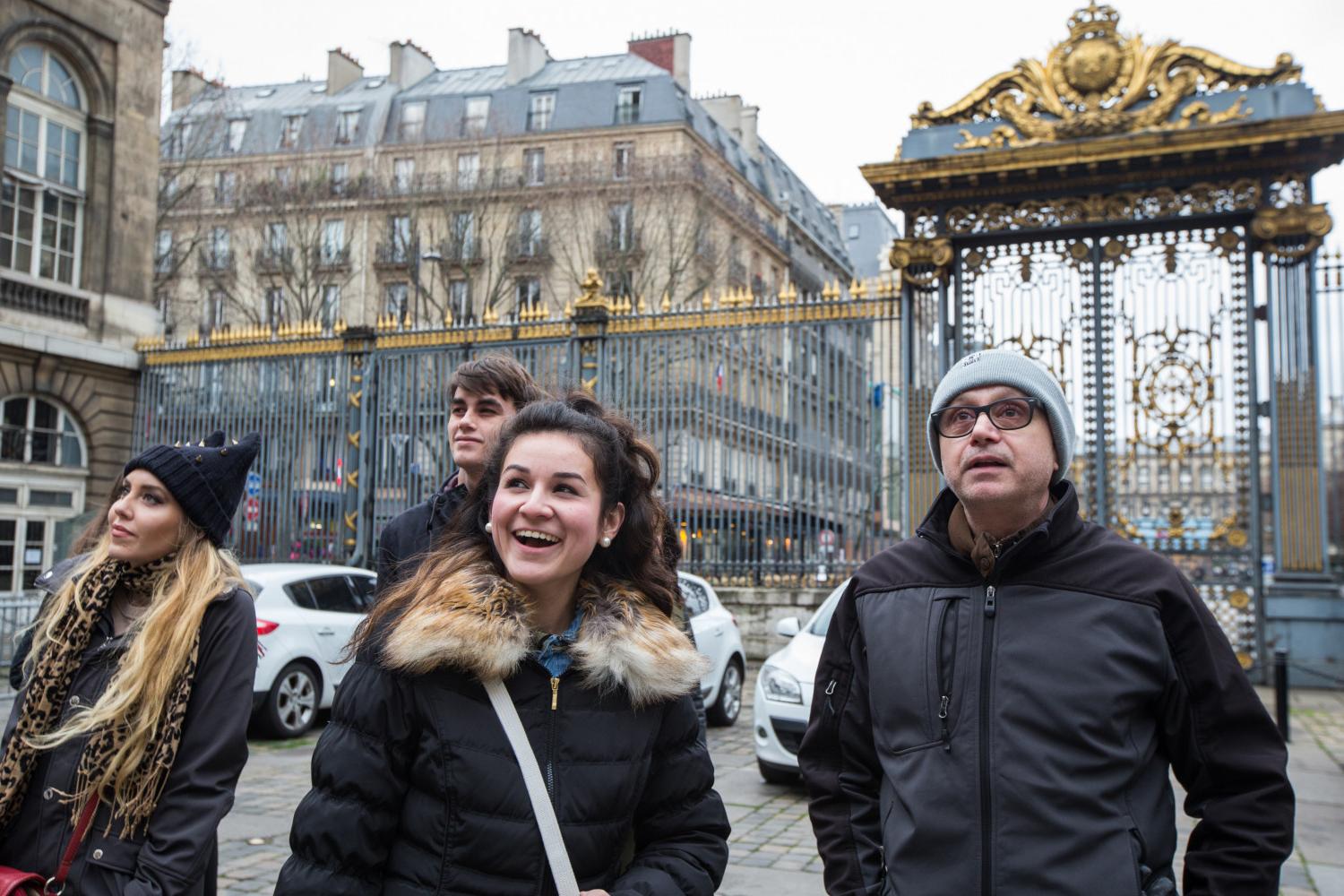 <a href='http://rqp7awf.nicefood918.com'>全球十大赌钱排行app</a>学院法语教授Pascal Rollet带领学生们到巴黎游学.